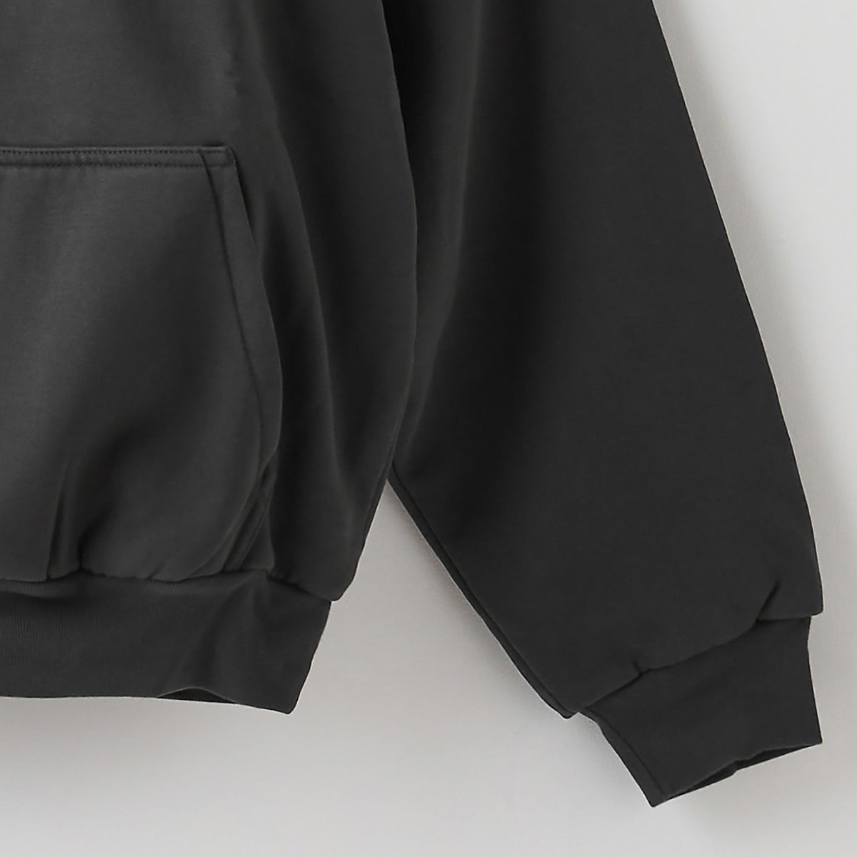 [20%OFF SPRING SALE] YEEZY × GAP ENGINEERED BY BALENCIAGA 55 SHRUNKEN HOODIE 470824-06-2 BLACK12