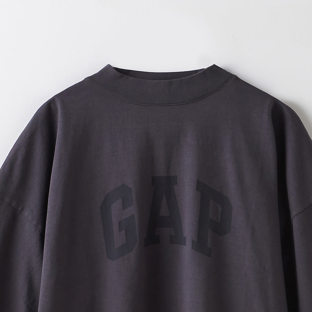 [Shipped in early February 2024] YEEZY × GAP ENGINEERED BY BALENCIAGA 53 DOVE 3/4 SLEEVE TEE471286-01-2 DARKGREY1 