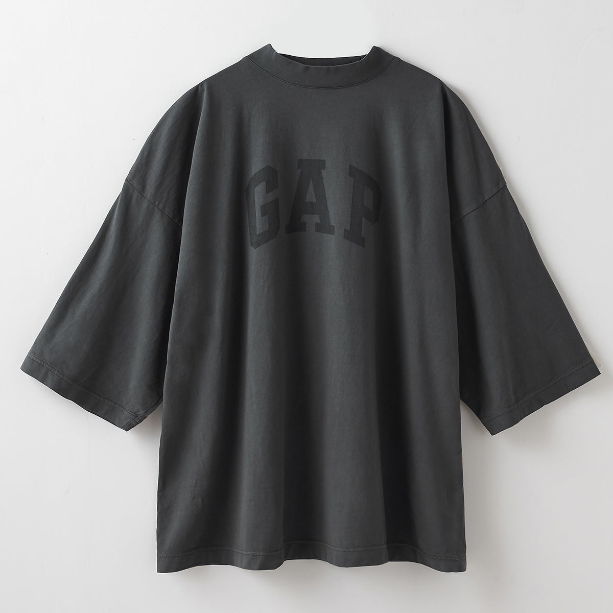 YEEZY × GAP ENGINEERED BY BALENCIAGA 53 DOVE 3/4 SLEEVE TEE 471286-03-2 DARKGREEN1