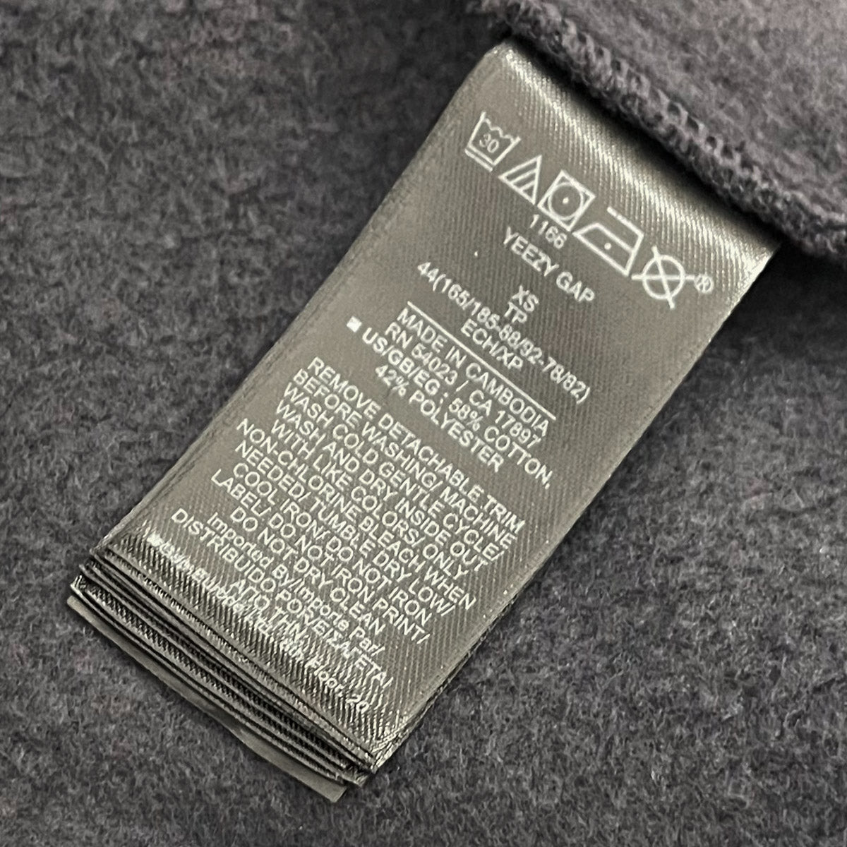 『50%OFF BLACK FRIDAY SALE』 [YEEZY × GAP ENGINEERED BY BALENCIAGA] 14A CROP DOVE FLEECE TEE 471387-02-2 BLACK11 【M サイズ】