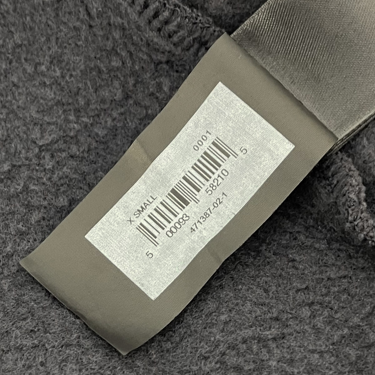 『50%OFF BLACK FRIDAY SALE』 [YEEZY × GAP ENGINEERED BY BALENCIAGA] 14A CROP DOVE FLEECE TEE 471387-02-2 BLACK11 【M サイズ】